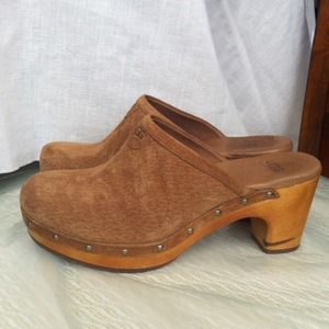 Ugg clogs