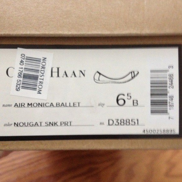 Used Cole Haan Flat - Picture 4 of 4