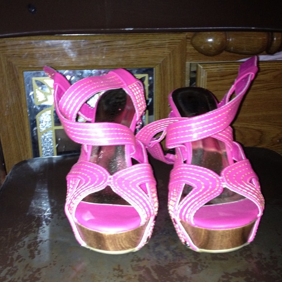 Fushia Wedges