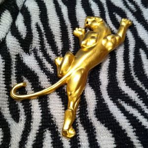 Gold Jaguar pin