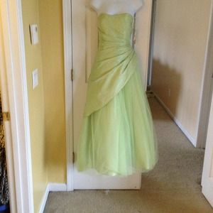 ⭐Reduced⭐Nice lime green prom dress by pinky n me
