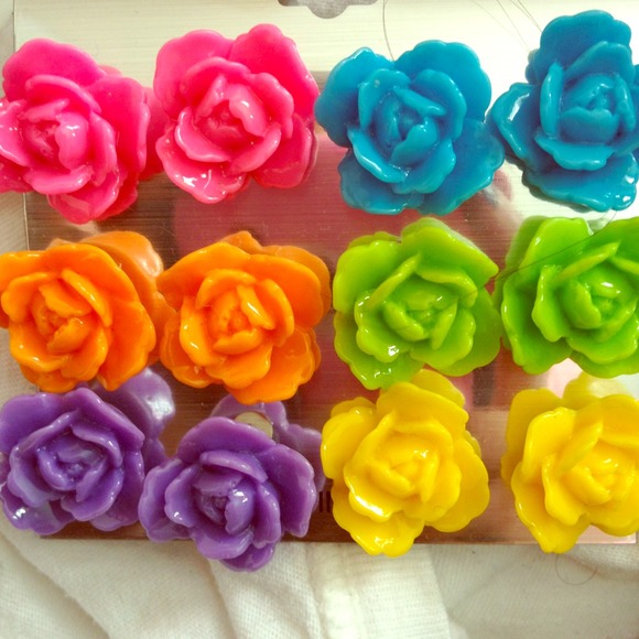 Big rosé earrings. Traded !!!:)