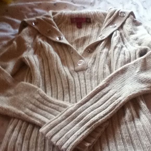 A tan sweater very warm and so adorable