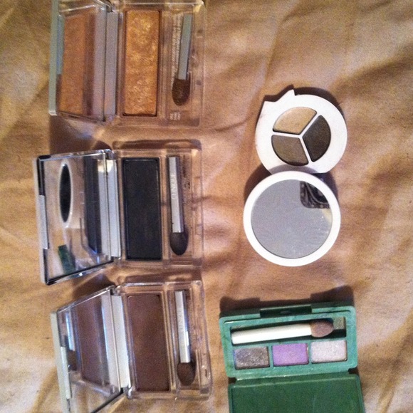 Bundled-Clinique eyeshadow