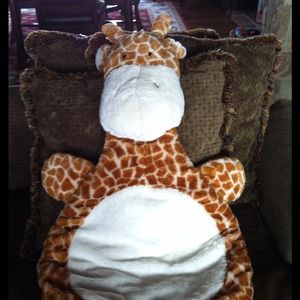 Giraffe throw