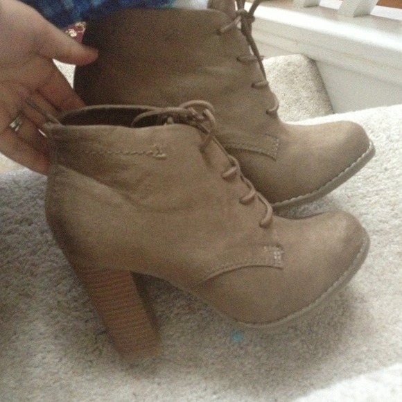 💕RESERVED 💕 Booties with a heel
