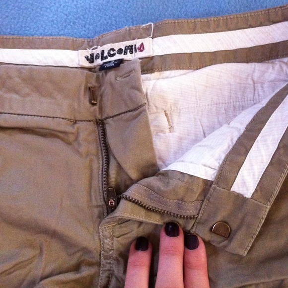 Shorts - Picture 2 of 4