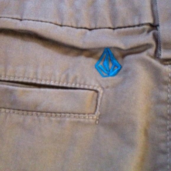 Shorts - Picture 3 of 4
