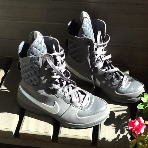 Nike Hightops-AFTER 5PM TODAY, THIS IS GONE!