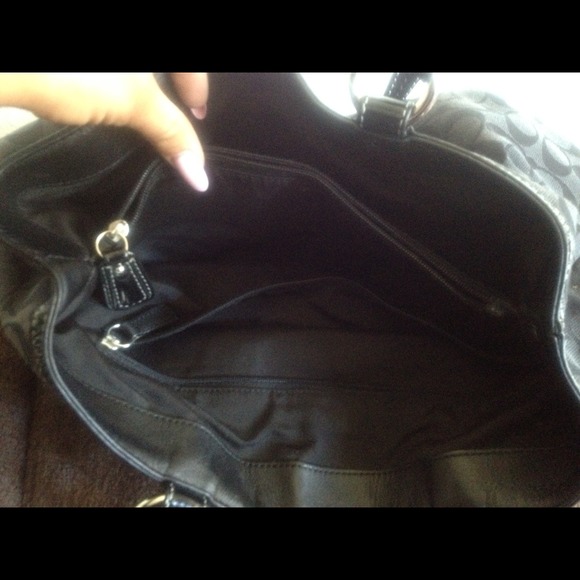 Authentic black coach purse - Picture 3 of 3