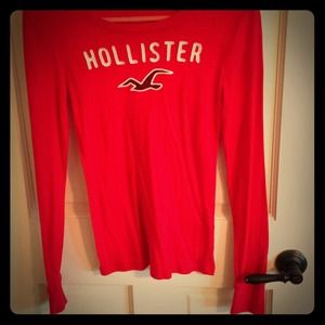 Hollister long sleeved tee