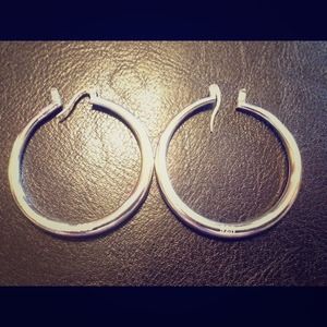 ⛔⛔⛔sold⛔⛔⛔Tiffany 925 SS hoop earrings