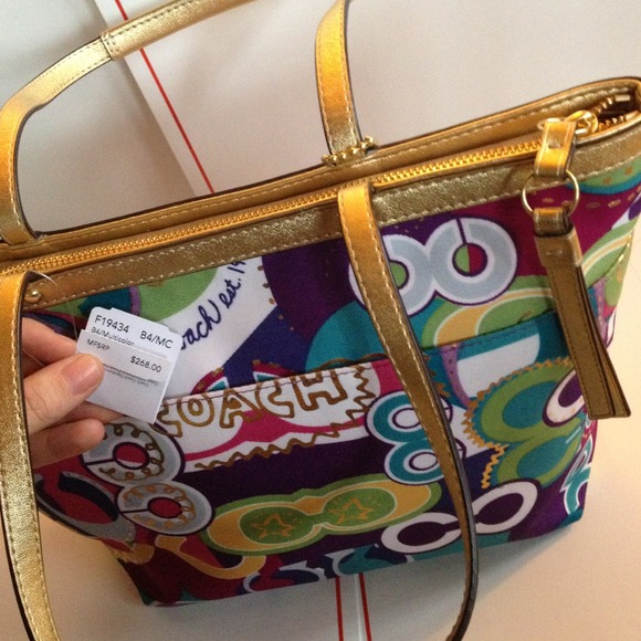 ⛔SOLD⛔Coach Purse - Picture 2 of 4