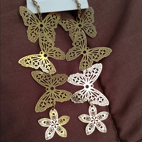 Dangling Butterfly Earrings