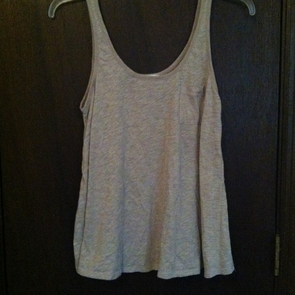 Tan scoop neck XXI tank