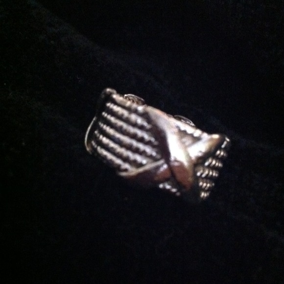 Silver ring - Picture 1 of 3