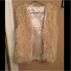 Jessica Simpson faux fur vest🌟REDUCED🌟