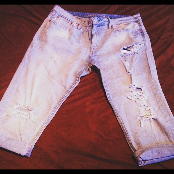 Reserved @mcaba24 AE distressed denim capris!!!