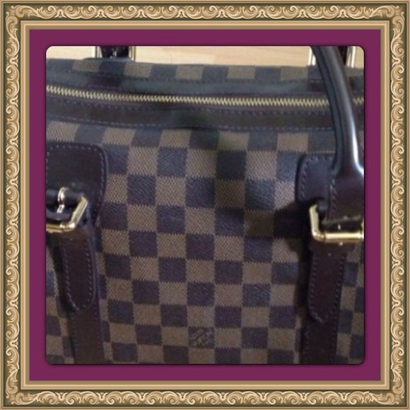 Authentic LV Make offer if u want. - Picture 3 of 4