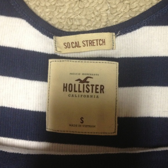 Hollister stretch top 🚨Reduced🚨 - Picture 2 of 2