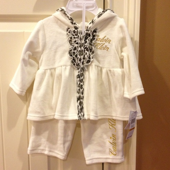 ** SOLD**Calvin Klein baby set.
