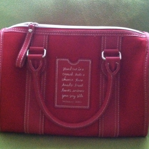 Sold!!!👜👛💄Victoria secret bag!!! Bundle