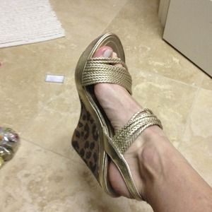 Metallic gold heel