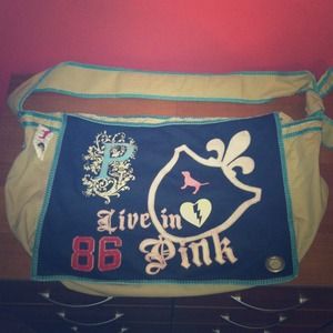 ⭐Reduced⭐ Pink very large duffle bag!