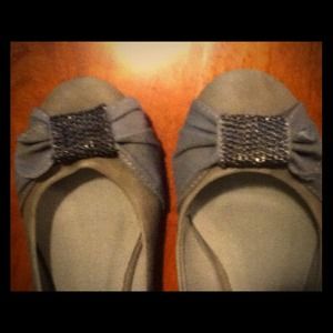 Grey sparkle flats