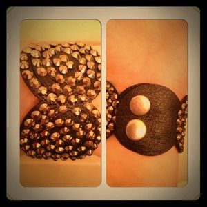 🚨REDUCED🚨Adorable and adjustable cuff!