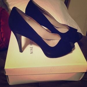 Bundled Peep Toe black pump reduced✅