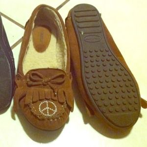 RESERVED Moccasin peace sign shoes