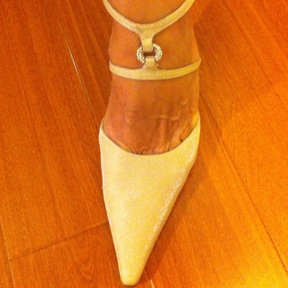 Gorgeous Stuart Weitzman fabric shoes.