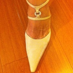 Gorgeous Stuart Weitzman fabric shoes.