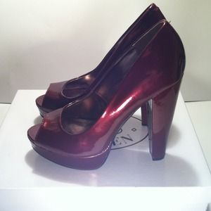 Steve Madden Shiny Maroon Pumps Brand New in Box
