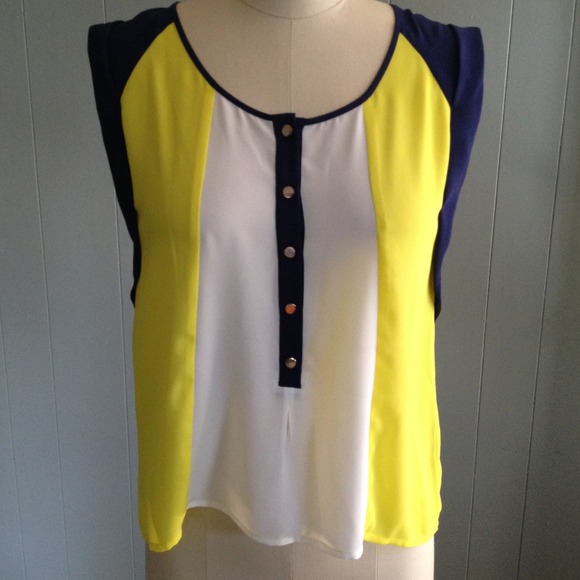 Neon yellow blouse - Picture 3 of 3