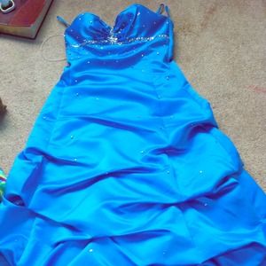 An elegant prom dress.