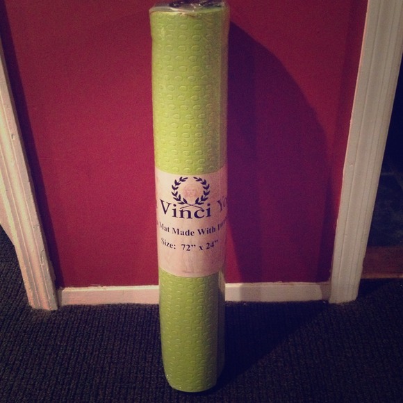 REDUCED! NWT ~ Non-Slip Yoga Mat Bright Green