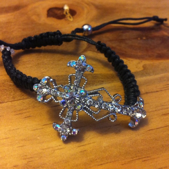 Cross tie bracelet