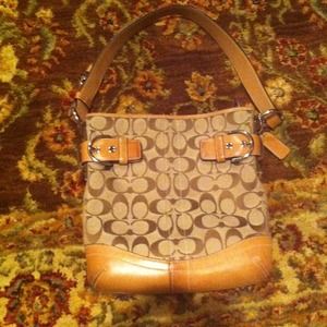 Authentic Coach🌟🌟one hr sale🌟🌟35