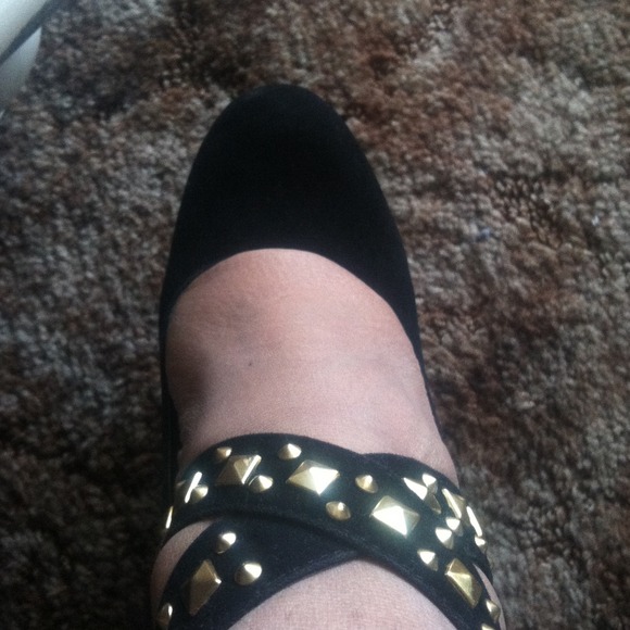 ❗Sold❗Black platforms with gold studs - Picture 2 of 4