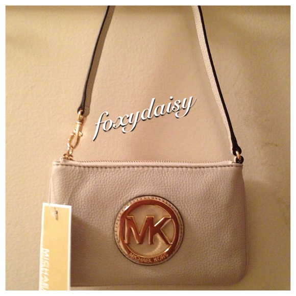 ❌📦SOLD!📦❌Michael Kors Wristlet