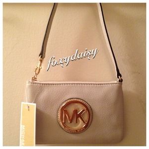 ❌📦SOLD!📦❌Michael Kors Wristlet