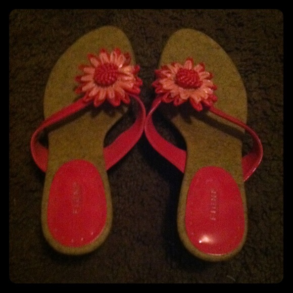 Fioni dark and light pink sandles sz 6:)