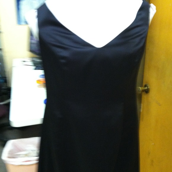 Basic v neck black prom dress - Picture 1 of 1