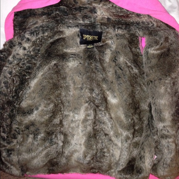 Victoria Secret - Picture 2 of 2