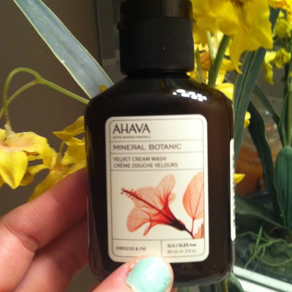 ✨SOLD✨ Ahava mineral botanic cream wash