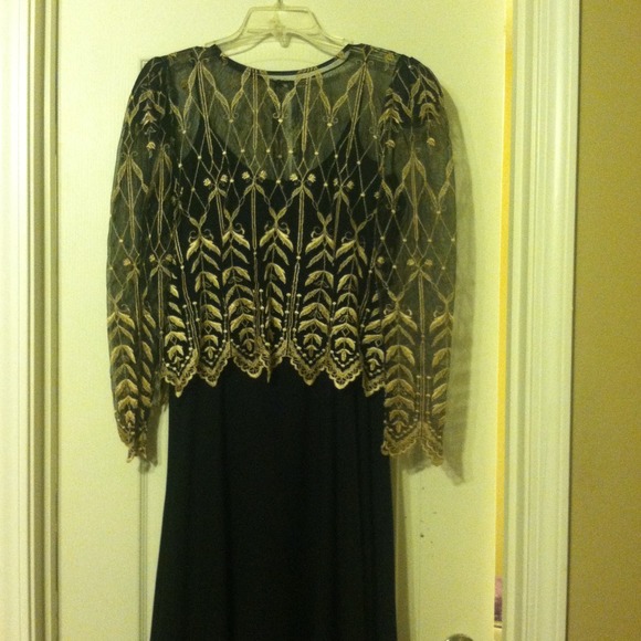 Dress - Picture 2 of 4