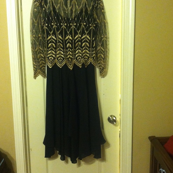 Dress - Picture 3 of 4