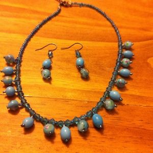 Necklace & earring set